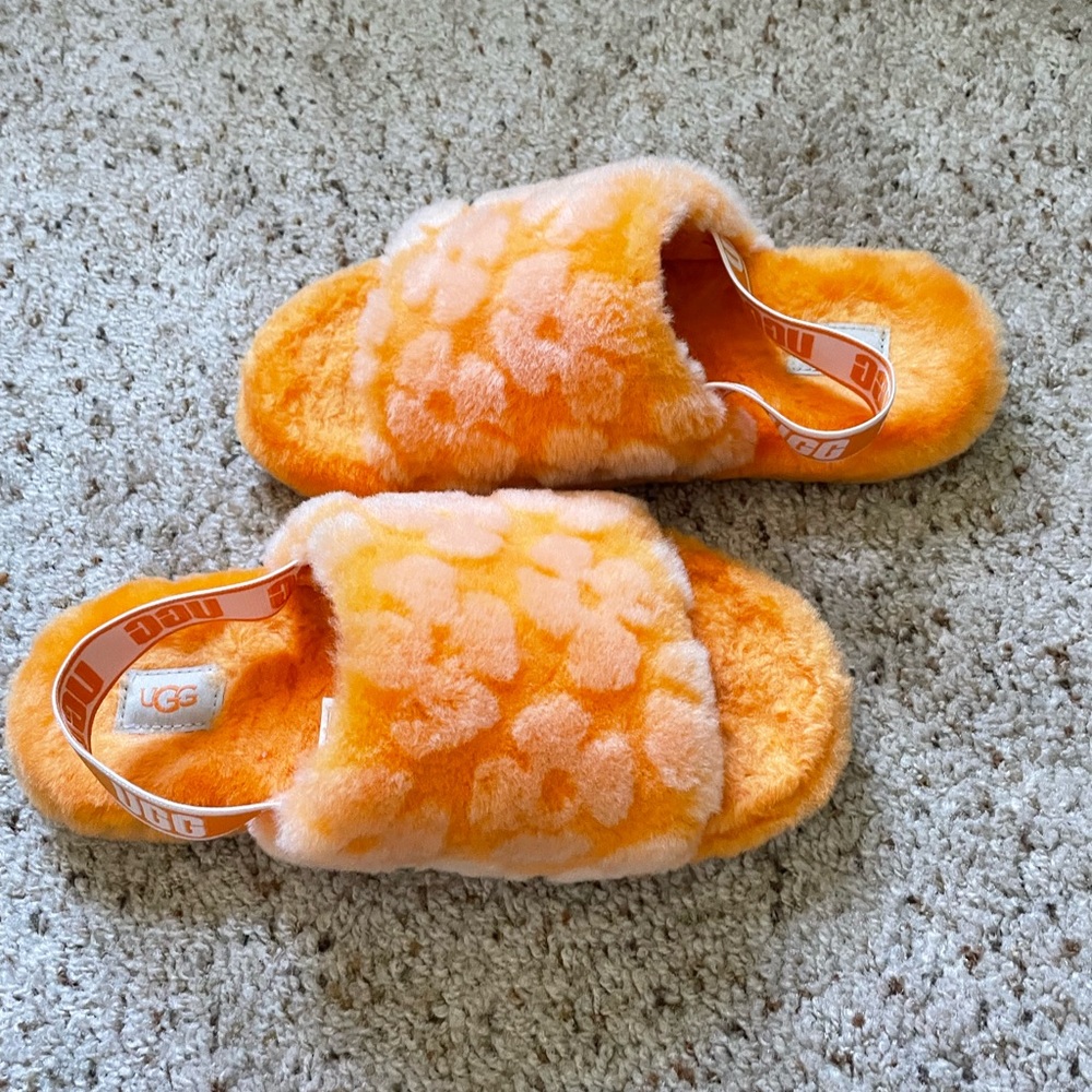 Ugh indoor slipper slides